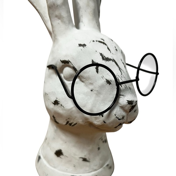 Vintage Distressed Rabbit Head Bust w/ Glasses White Resin Farmhouse Decor - Picture 5 of 6